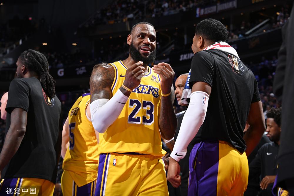 动作引发的 动作引发的